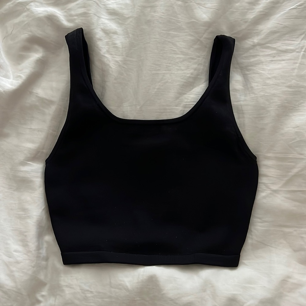 Babaton contour tank black